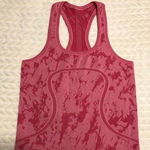 Lululemon workout shirt